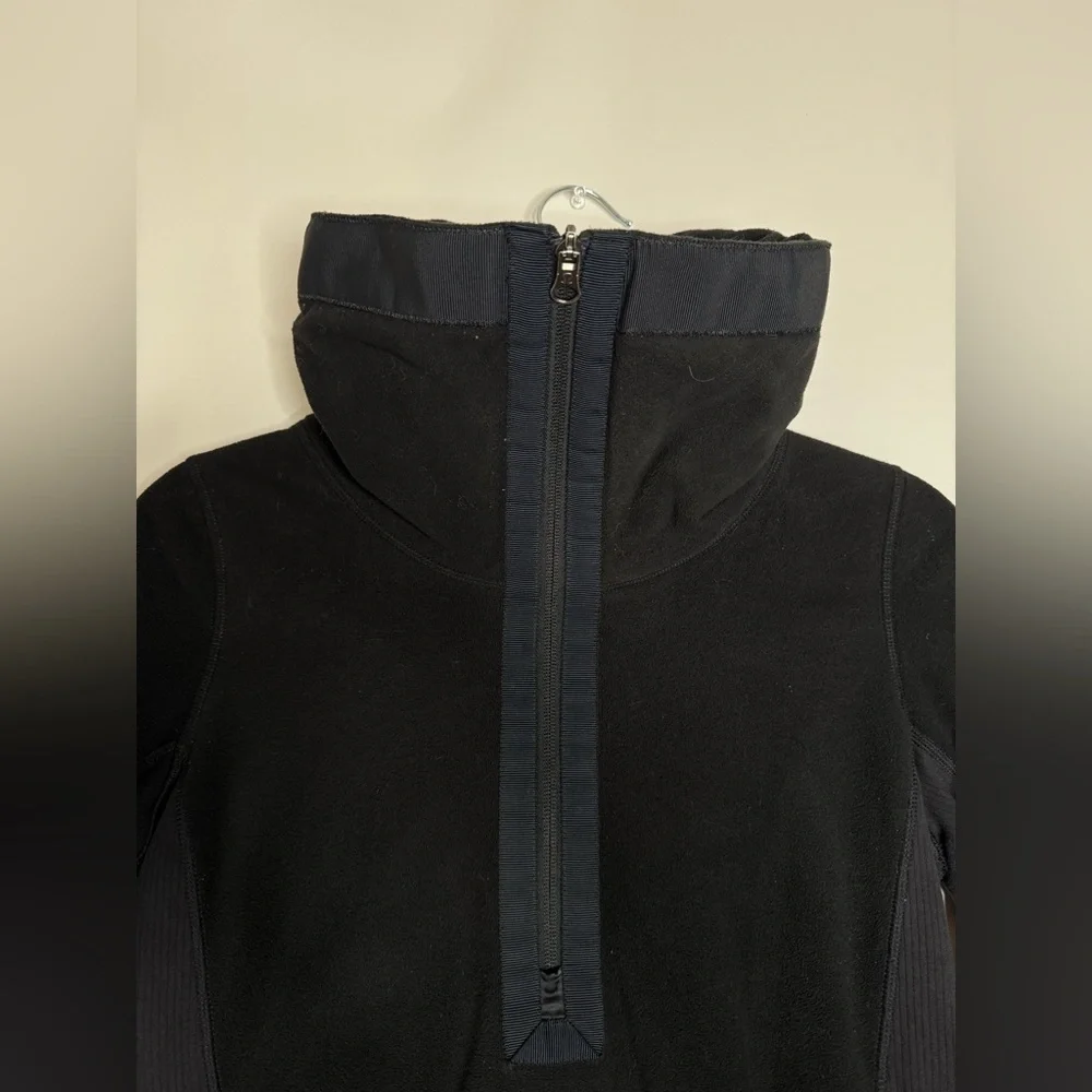 Lululemon Post Chaturanga Pullover Black size 4